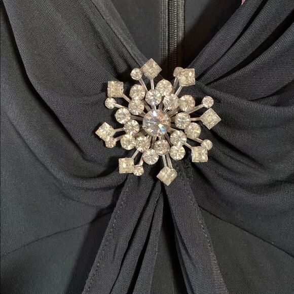 Marc Bouwer Glamit Black Full Length Formal Dress With Rhinestone Brooch Size 6 - Picture 3 of 6